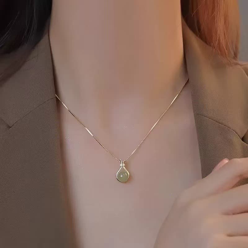 Pear Pearl Necklace