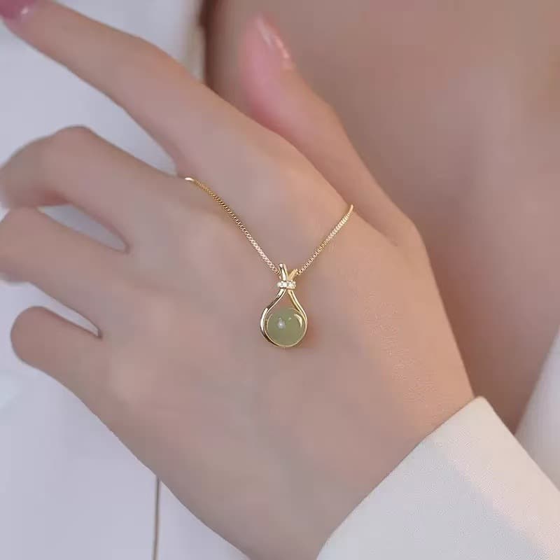 Pear Pearl Necklace 2